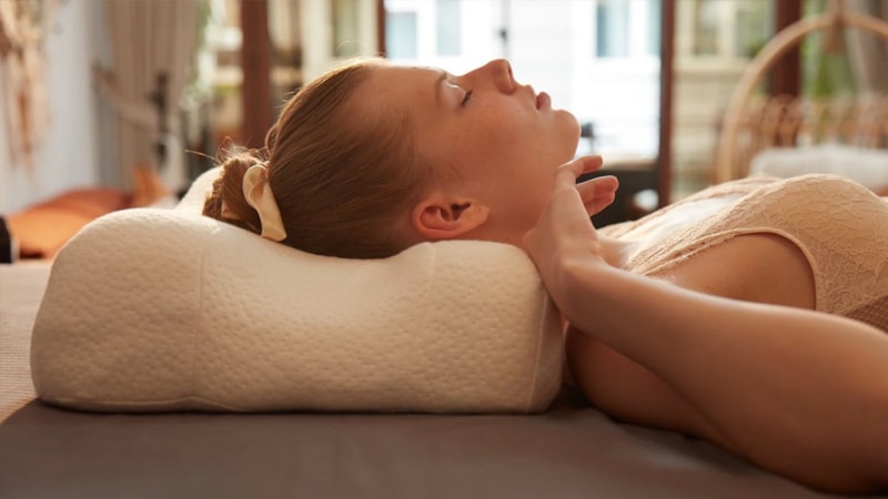 Yeni trend: Güzellik yastığı (beauty pillow) bakın ne işe yarıyor...