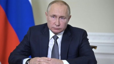 Vladimir Putin yeni döneminin ilk yurt dışı ziyareti için Çin’e gitti