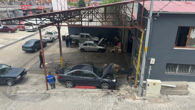 Gümüşhane'de tabela ölçüsü alan işçi çatıdan düştü