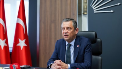 Özgür Özel'den Arapça tabela tartışmalarıyla ilgili açıklama