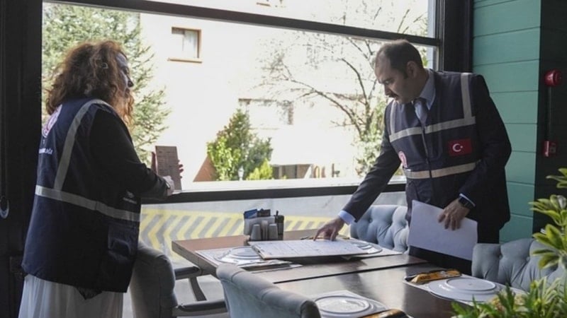 Antalya'da restoranlara menüde TL eksik cezası