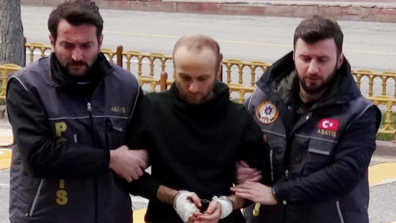 Erzurum'da annesini öldürüp babasını yaraladı: İyi hal indirimi uygulandı