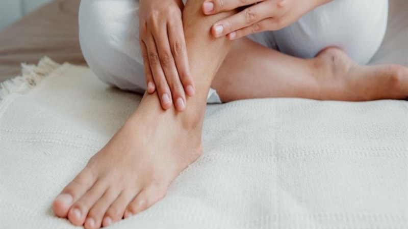 Ayak karıncalanması neyin belirtisi? Ayak karıncalanması neden olur?