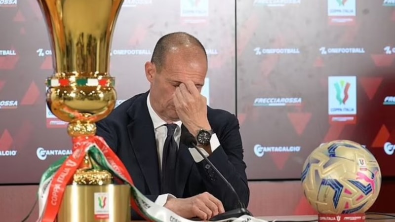 Juventus, gazeteciyi tehdit eden Allegri'yi görevden aldı