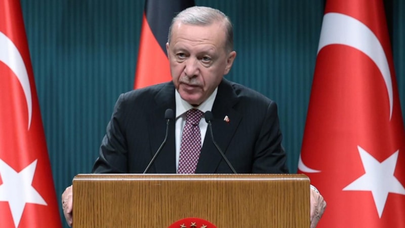 Cumhurbaşkanı Erdoğan'dan sunucu Erkan Yolaç için başsağlığı mesajı