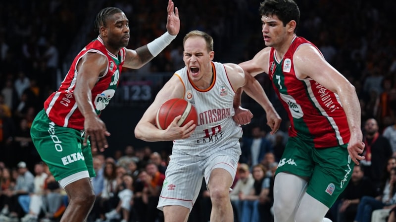 Galatasaray evinde Karşıyaka'ya mağlup oldu