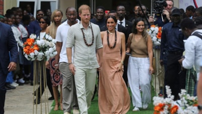 Prens Harry ve Meghan Markle'ın Nijerya ziyaretine İngiltere'den tepki geldi