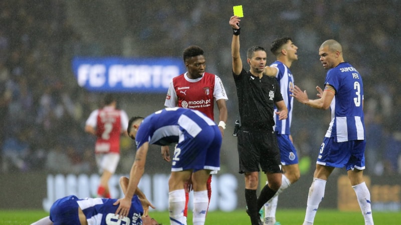 Başakşehir - Trabzonspor karşılaşmasının VAR’ı Helder Malheiro oldu