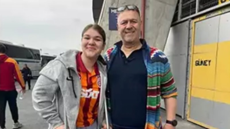 Ayağı alçıda Galatasaray - Fenerbahçe derbisini izlemeye geldi