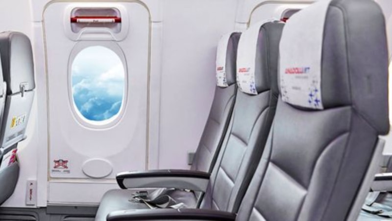 Uçuş görevlisi tavsiye etti! Meğer yalnız uçarken o koltuğu tercih etmek gerekiyormuş…