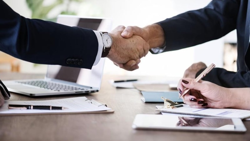 Koç Holding: Yapı Kredi hisselerinin satışı için son aşamada değil görüşme halindeyiz