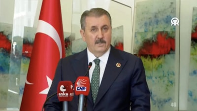 Mustafa Destici'den sokak köpeği açıklaması: Saldırgan olanları uyutuyoruz