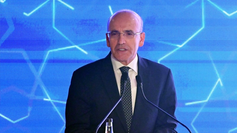 Mehmet Şimşek: Gelişmekte olan ülkelerden para çıkarken Türkiye'ye para giriyor