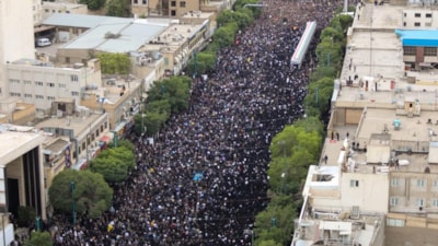 Hayatını kaybeden İran Cumhurbaşkanı Reisi'yi 3 milyon kişi uğurladı