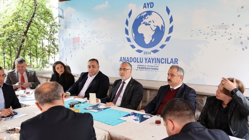 Vedat Işıkhan: Bayram ikramiyeleri bayramdan önce verilecek, yakın zamanda takvim açıklanacak