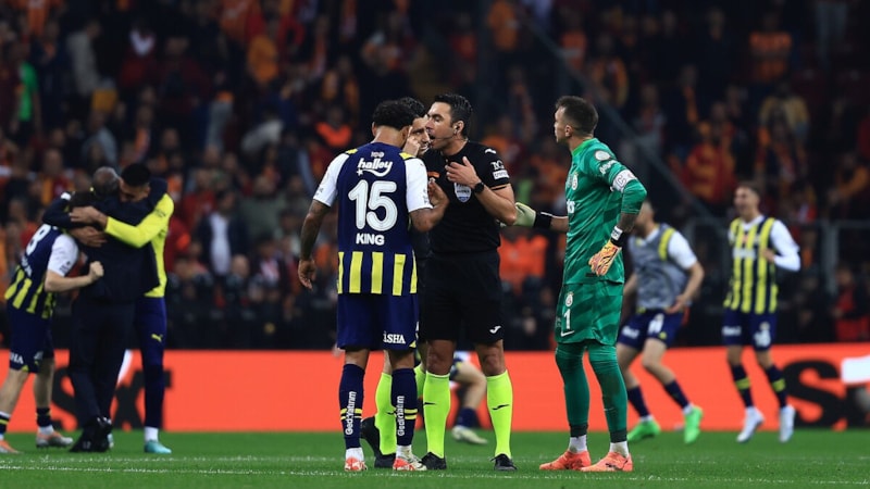 Süper Lig'de şampiyon belli oluyor! Galatasaray ve Fenerbahçe'nin muhtemel 11'leri