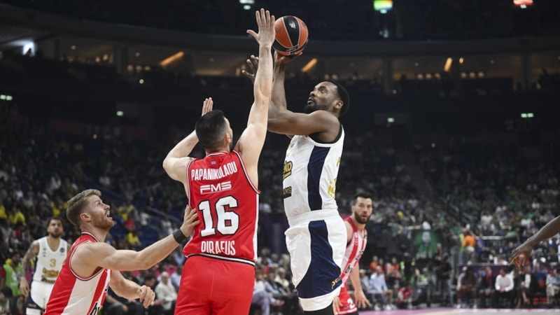 Olympiakos'a yenilen Fenerbahçe, EuroLeague'i dördüncü noktaladı
