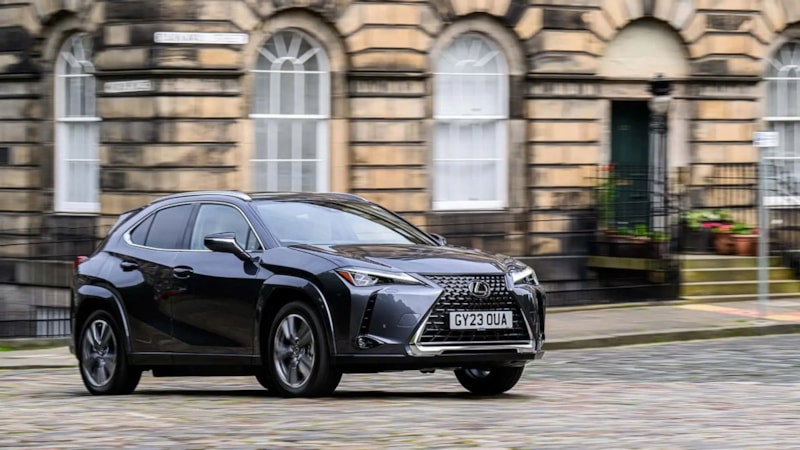 Elektrikli Lexus UX 300e Türkiye'de satışa sunuldu