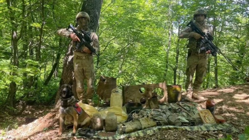 Elazığ'da teröristlerin mağarası imha edildi
