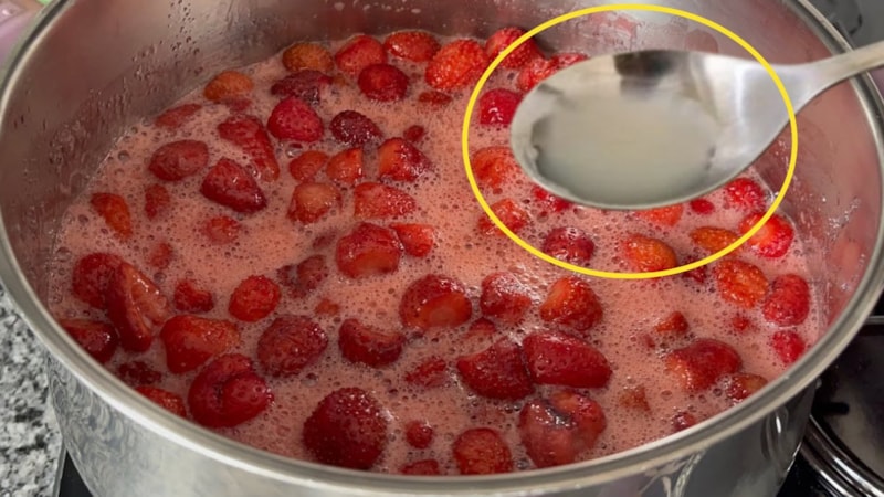 Çilek reçelinizi efsaneleştirecek sır: Sadece bir kaşık ekleyin, farkı görün