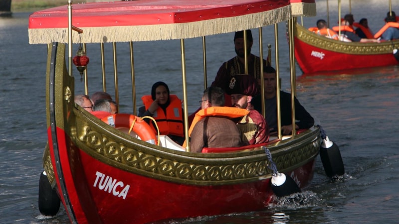 Meriç Nehri’nde saltanat kayıkları turistik turlara başladı