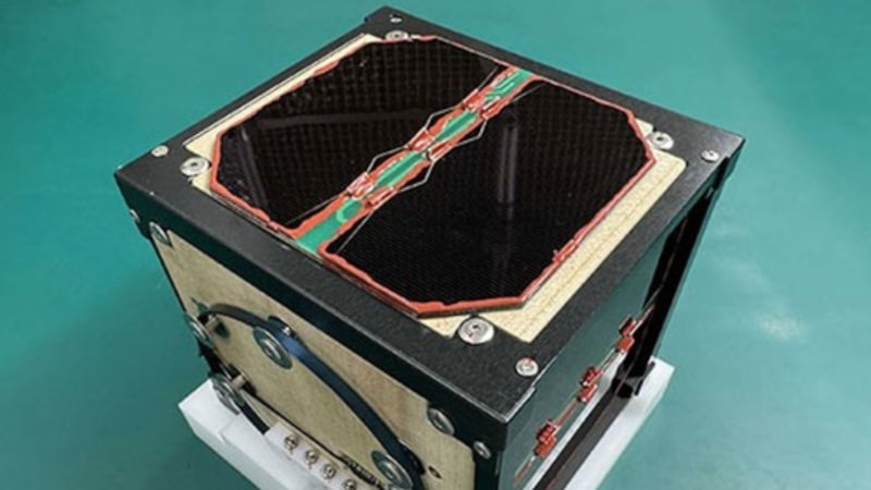 Dünyanın ilk ahşap uydusu uzay yolcusu