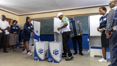 Güney Afrika'da sandıktan ilk kez koalisyon çıktı