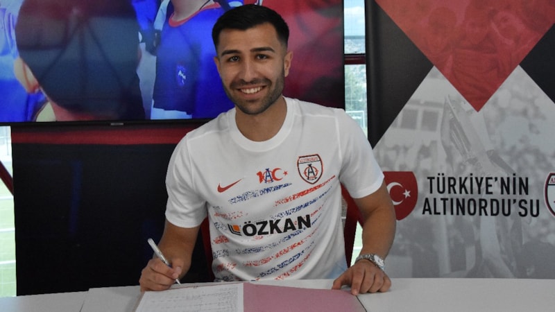 Altınordu, Emre Aydınel'i renklerine bağladı