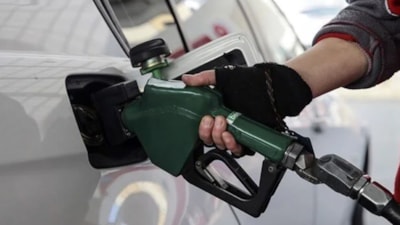 Otogazda indirim, motorinde zam bekleniyor