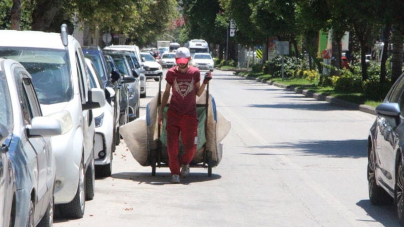 Adana’da termometreler 42 dereceyi gösterdi