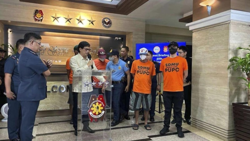 Filipinler'de turistleri kaçırıp fidye isteyen 4 polis gözaltına alındı