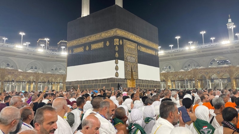 Milyonlarca hacı adayı Kabe'ye kavuştu