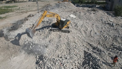 Hatay'da enkaz kaldırma çalışmaları devam ediyor: Çalışacak operatör bulunamıyor