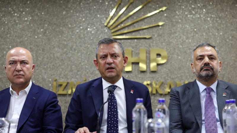 CHP Genel Başkanı Özel: Gelecek seçimlerde İzmir'de hedef 31'de 31'dir