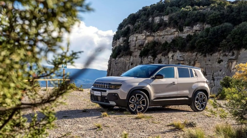 Jeep Avenger ailesine hibrit motor seçeneği eklendi