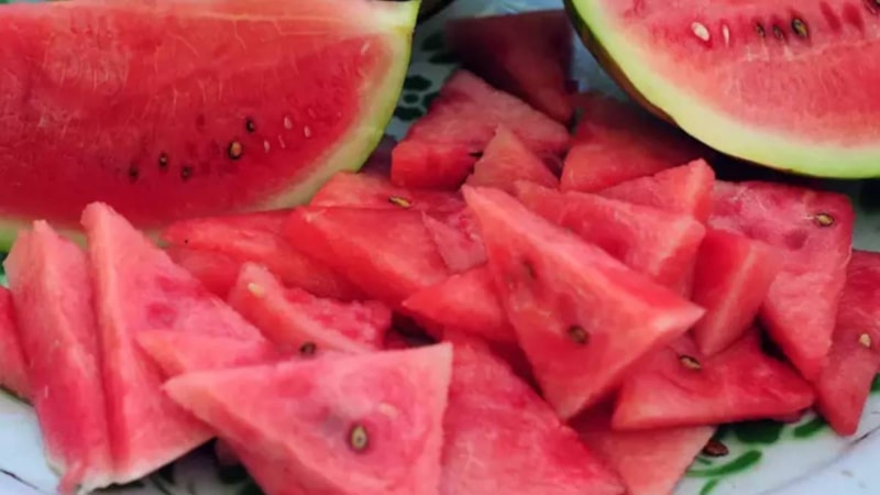 Sakın yemeyin! Karpuzun o kısmı resmen zehir saçıyor