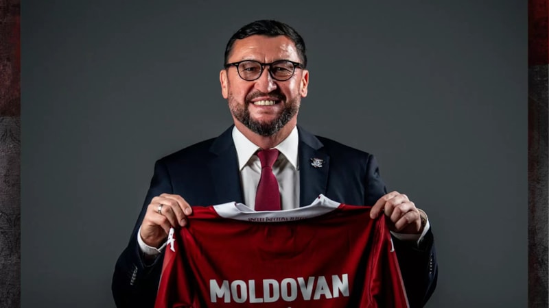 Fenerbahçe’nin eski oyuncusu Viorel Moldovan, Rapid Bükreş’in başkanı seçildi