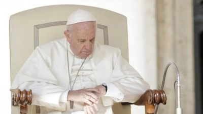Papa Francis’ten rahiplere vaazlarınızı kısa tutun uyarısı geldi