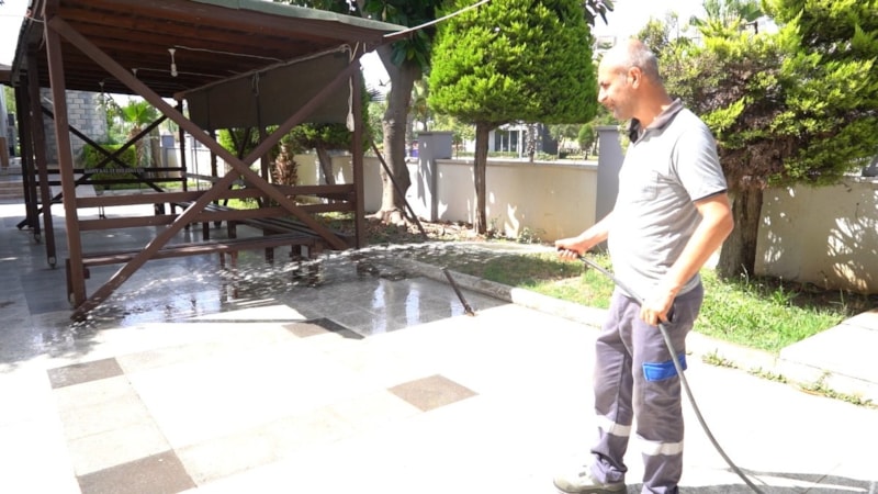 Antalya'da Kurban Bayramı için camiler temizlendi