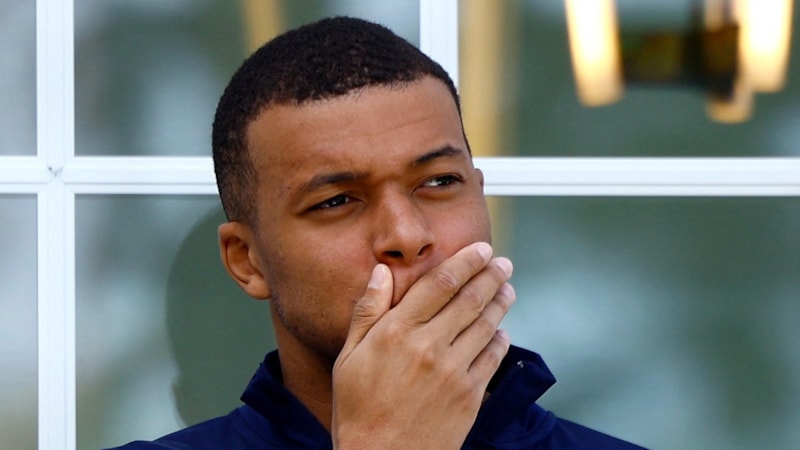 Fransa'da Mbappe şoku: Salgına yakalandı
