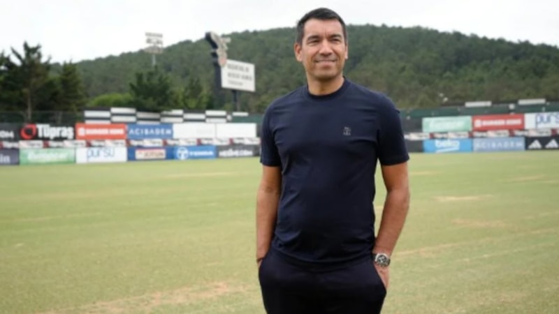 Giovanni van Bronckhorst, Ümraniye'de!