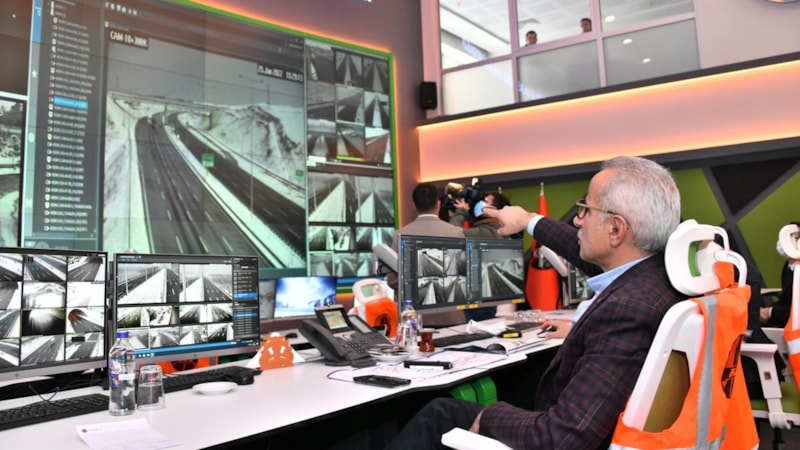 Bayram trafiği kara yolları Akıllı Ulaşım Sistemleri Merkezi'nden anlık takip ediliyor