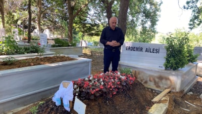 Eylem Tok ve Timur Cihantimur yakalandı! Acılı baba oğlunun mezarını ziyaret etti