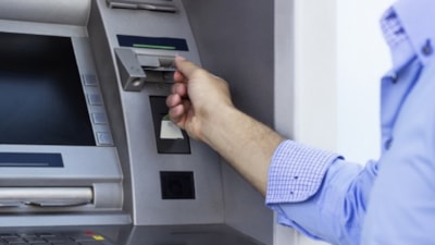 Asla affetmiyor! ATM’ler bunu yapanın kartını geri vermeyecek