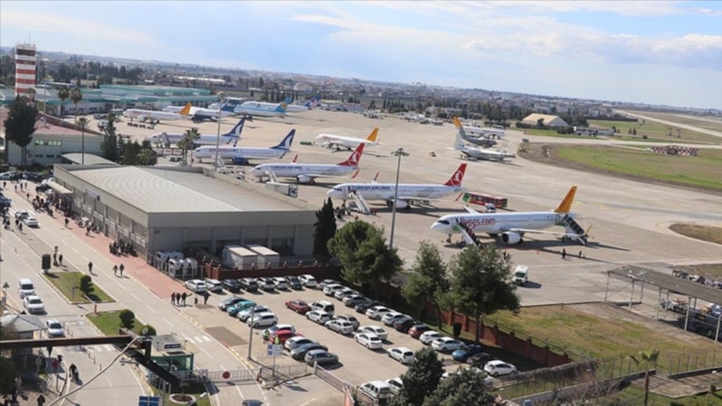 Adana-İstanbul seferine hazırlanan uçak, pistteki köpek yüzünden durdu