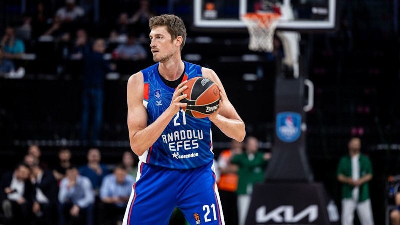 Tibor Pleiss'ın 6 yıllık Anadolu Efes kariyeri sona erdi