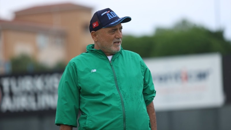 Hikmet Karaman: En az 6-7 takımın şampiyonluk yarışı içinde olmasını umut ediyorum