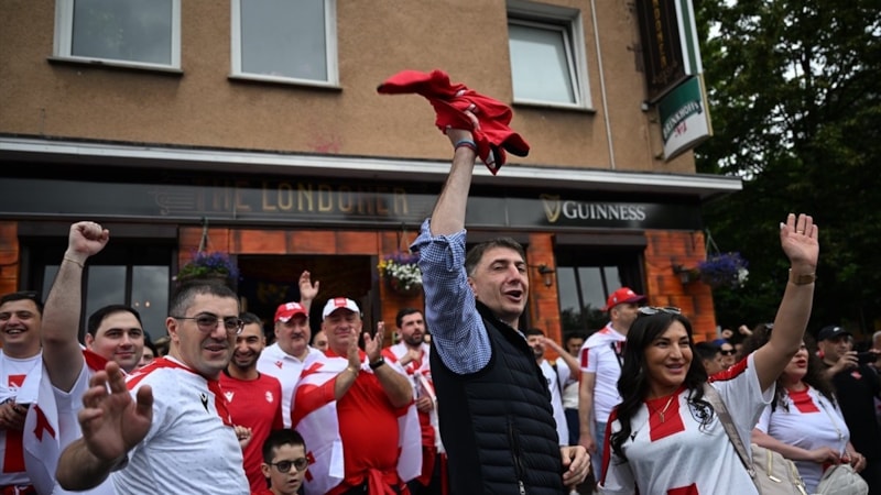 Şota Arveladze, Gürcistan taraftarlarıyla bir araya geldi