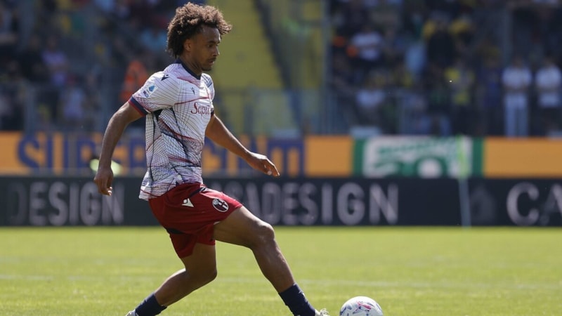 Manchester United, Joshua Zirkzee ile temasta