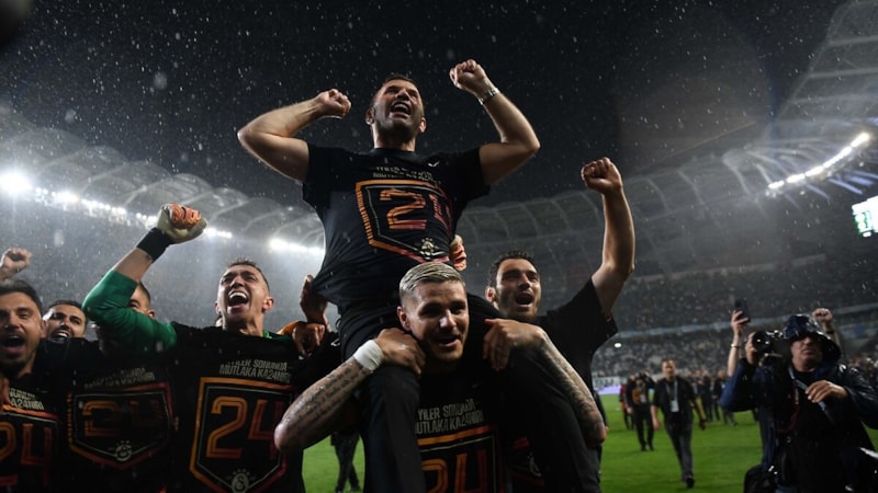 Okan Buruk'tan karar: Ayrılamazsınız